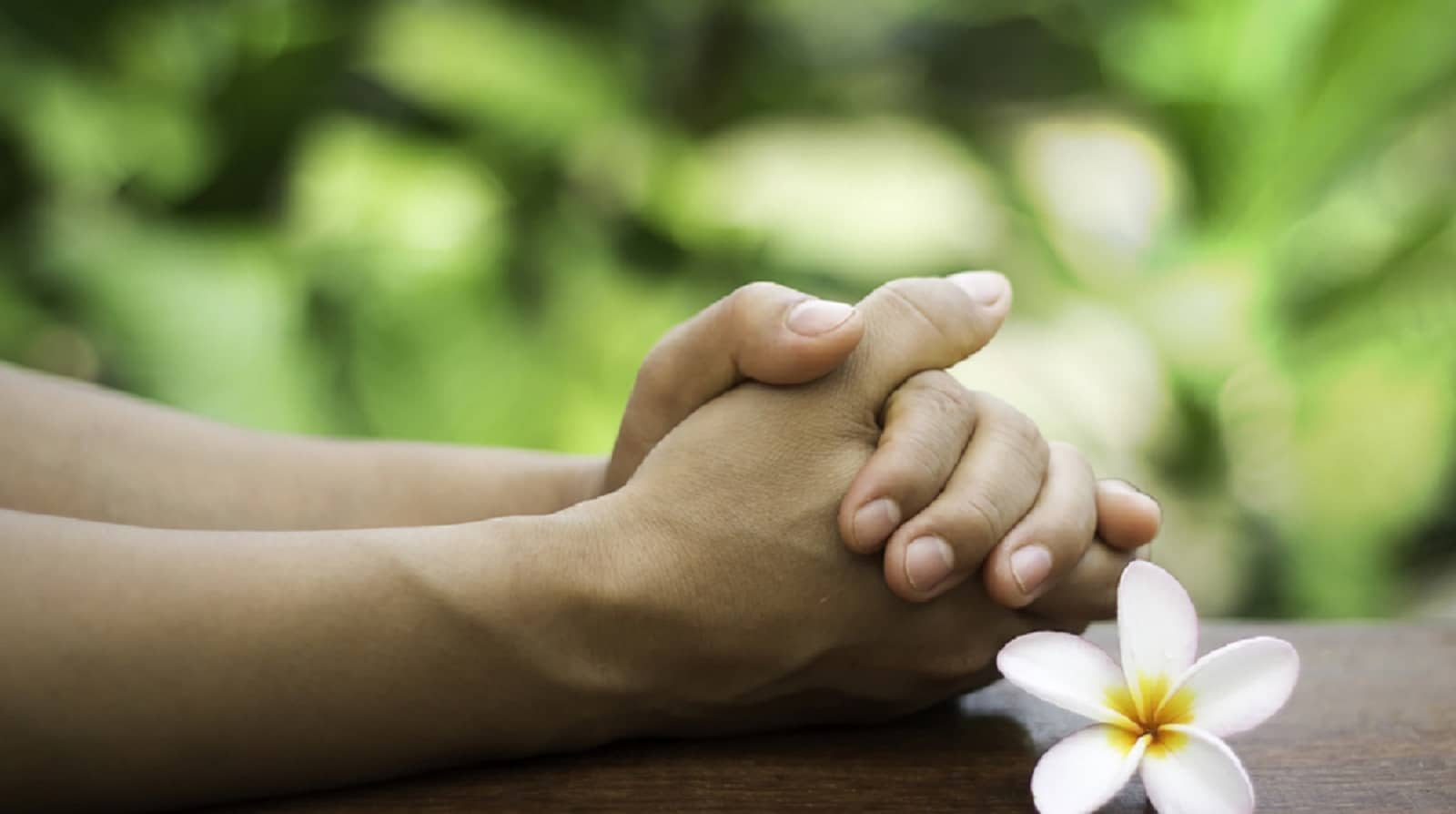 Spirituality-vs-Religion-in-Addiction-Recovery2-1